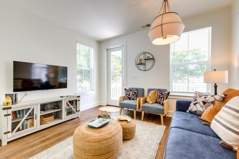 1 Mi to Downtown: Modern Ocean Springs Cottage House in Ocean Springs