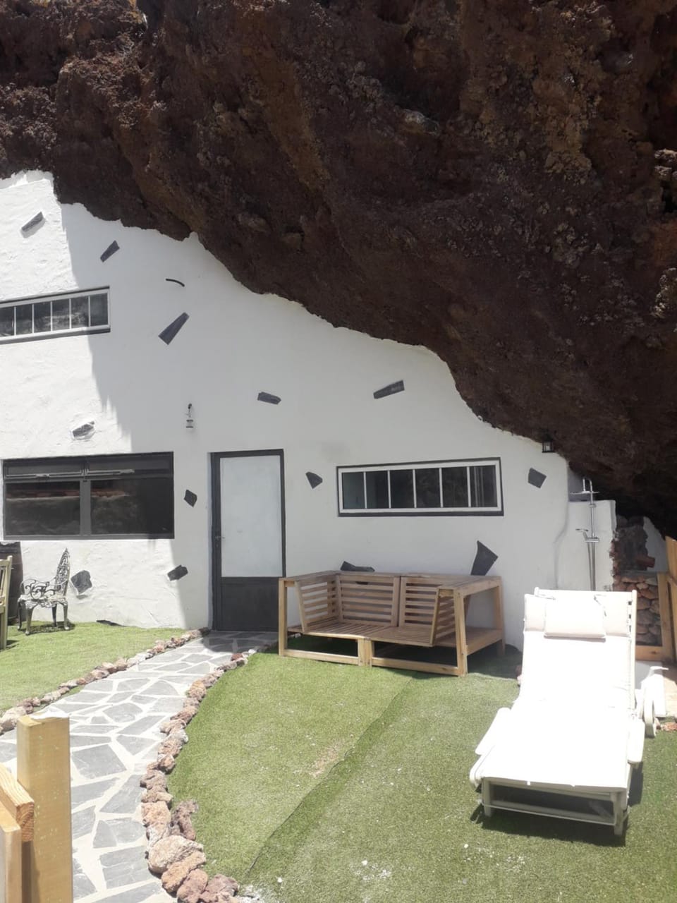 Cueva rural " Old London " with Jacuzzi and swimming pool House in Santa Cruz de Tenerife