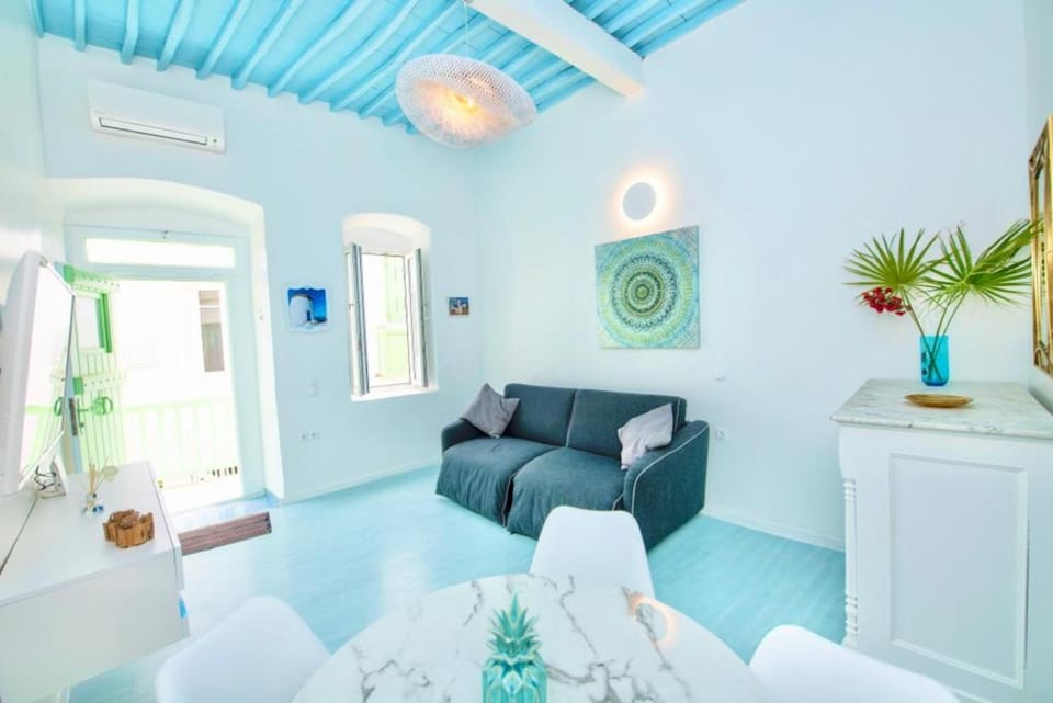 Facade/entrance, Living room