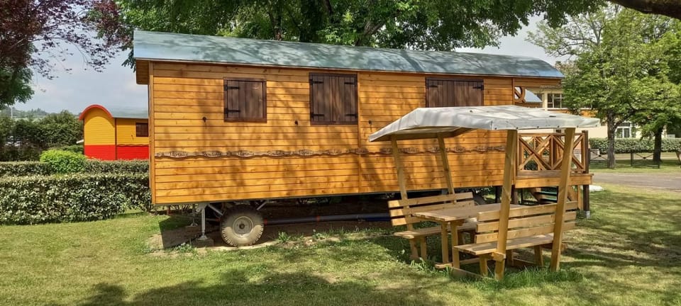 Property building, Garden, hair dresser