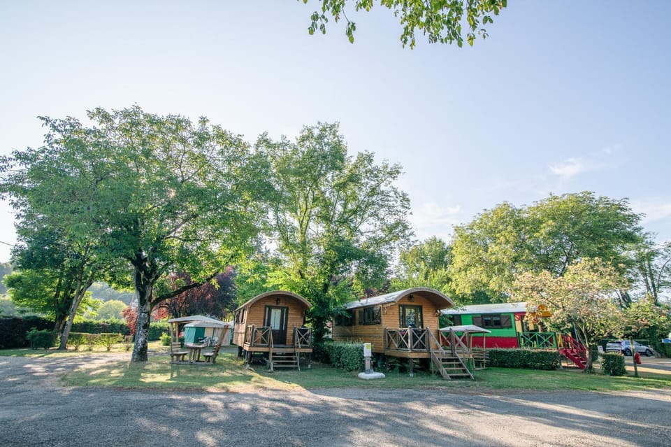 Camping Onlycamp du Rouergue Campground/ 
RV Resort in Villefranche-de-Rouergue