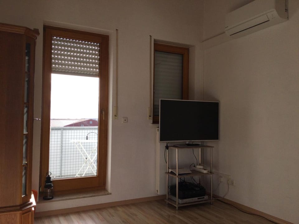 TV and multimedia, Evening entertainment, air conditioner