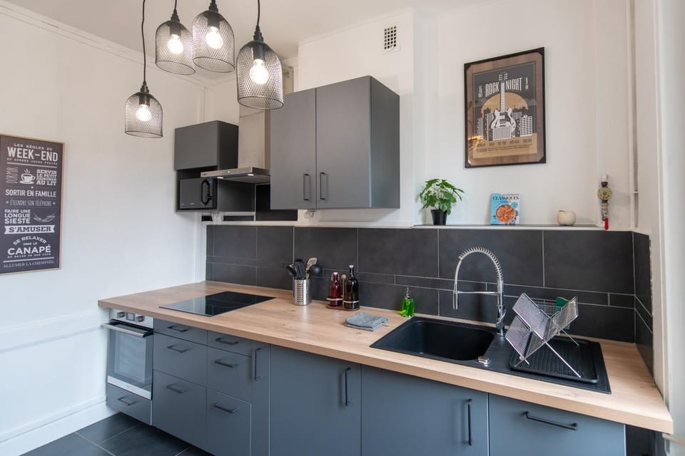 Kitchen or kitchenette