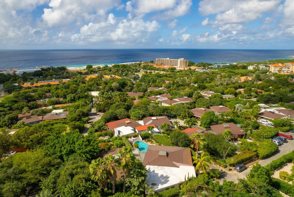 Neighbourhood, Sea view