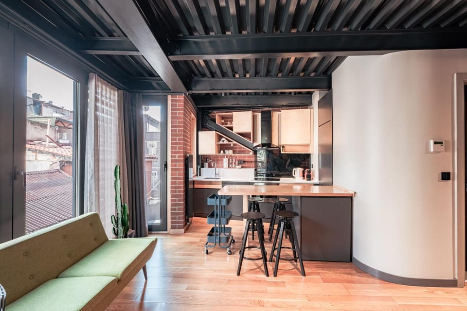 Homie Suites - ''Loft 27'' Urban Comfort Suites in the Heart of Cihangir Apartment in Istanbul