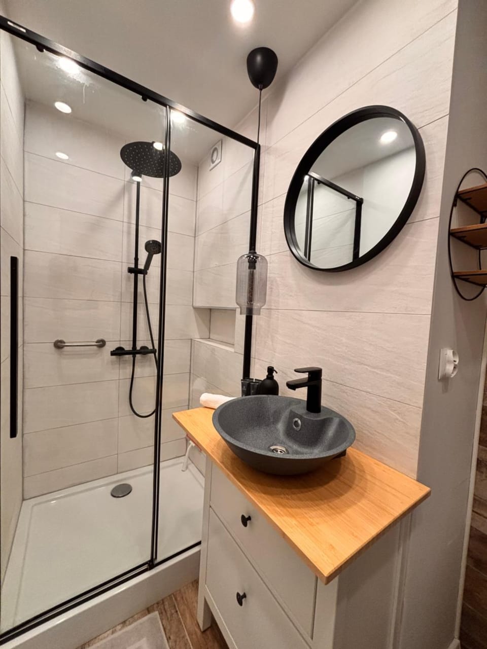 Shower, Bathroom, hair dryier