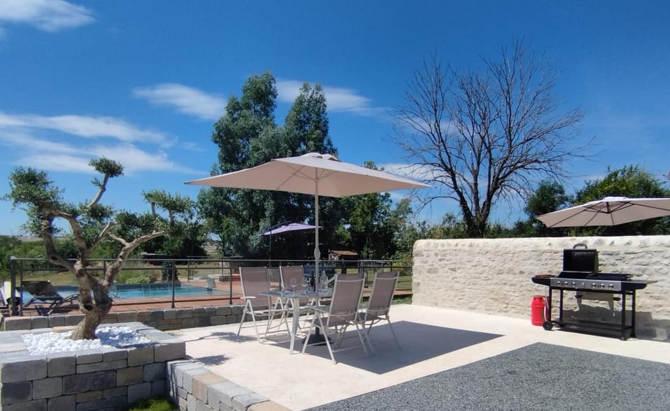 Patio, Garden, Garden view, Pool view, Swimming pool, sunbed