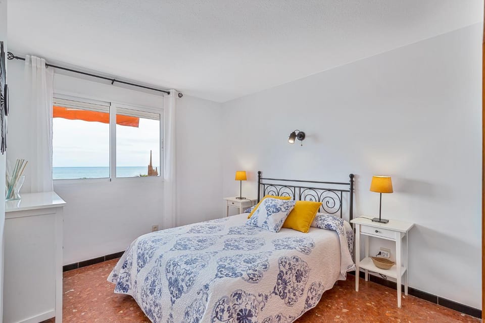 Bed, Photo of the whole room, Bedroom, Sea view
