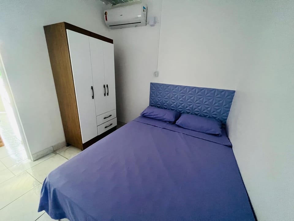 Bed, Photo of the whole room, wardrobe, air conditioner