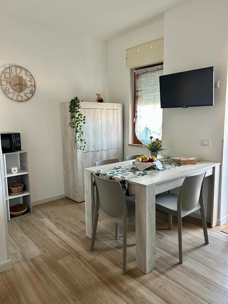 Communal lounge/ TV room, Dining area