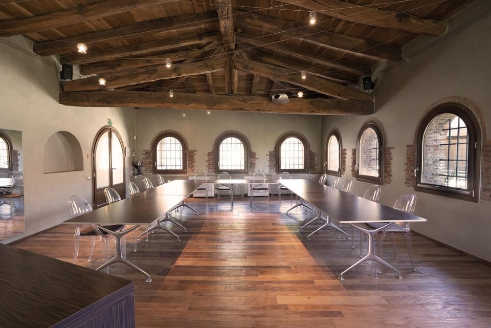 Meeting/conference room