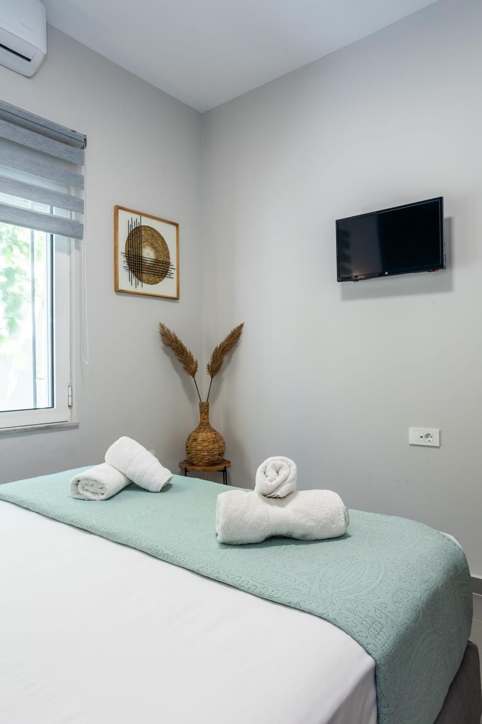 TV and multimedia, towels, air conditioner
