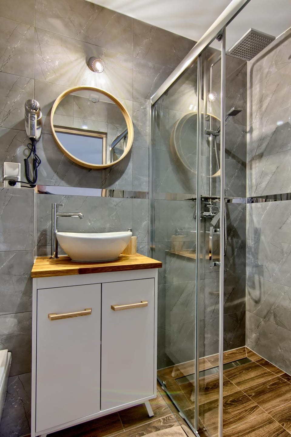 Shower, Bathroom, heating, towels