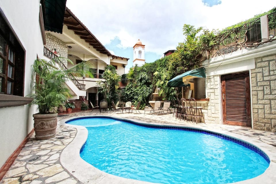 Facade/entrance, Swimming pool