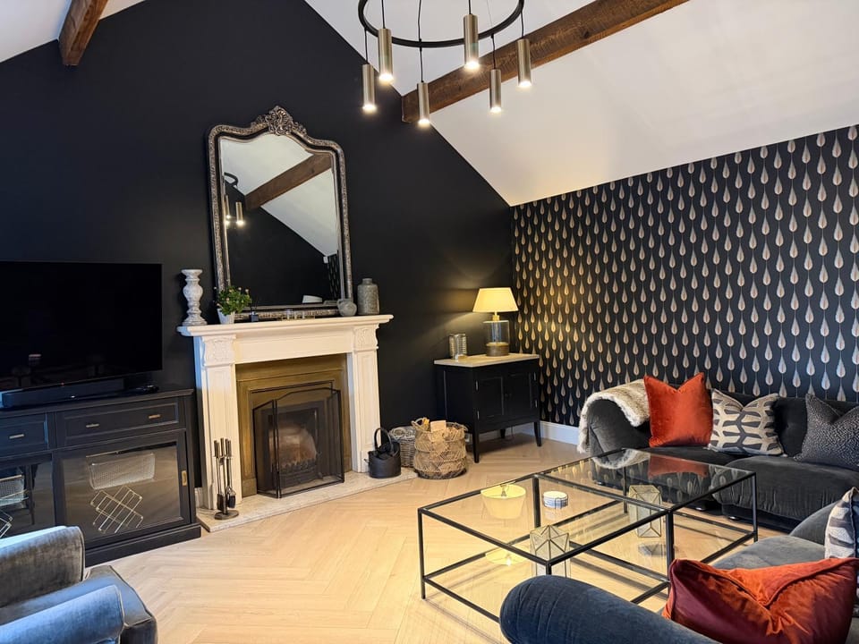 TV and multimedia, Living room, Seating area