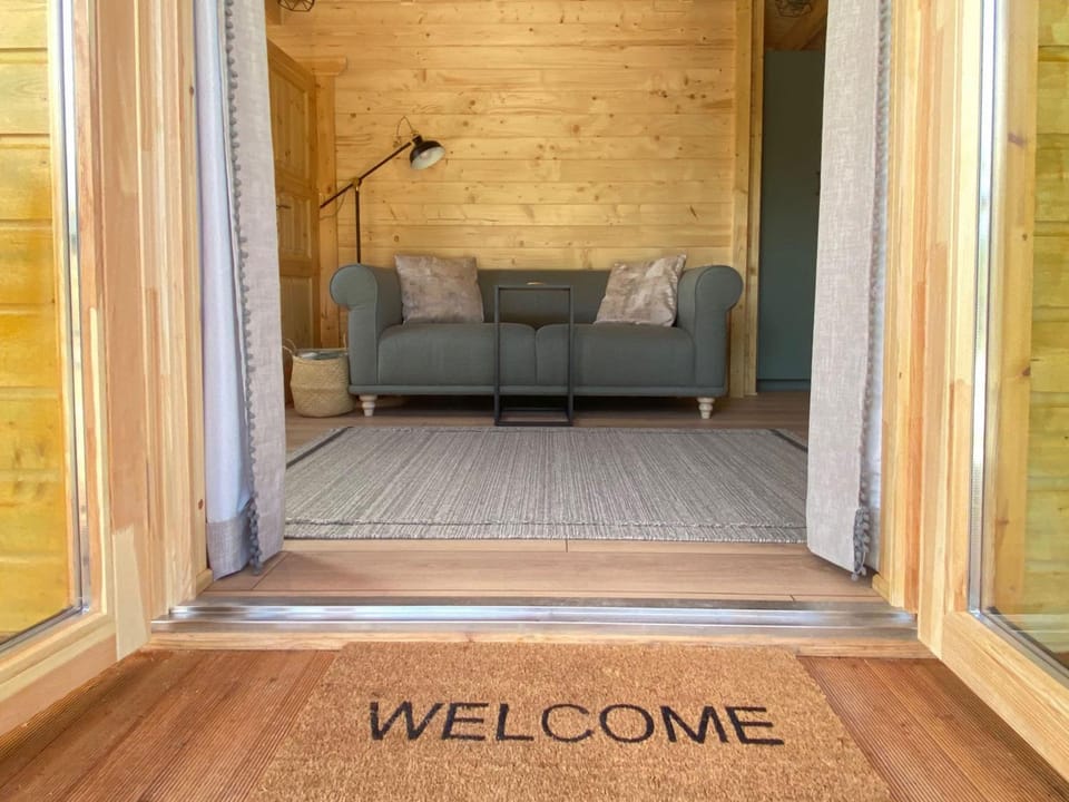 Facade/entrance, Living room, Seating area