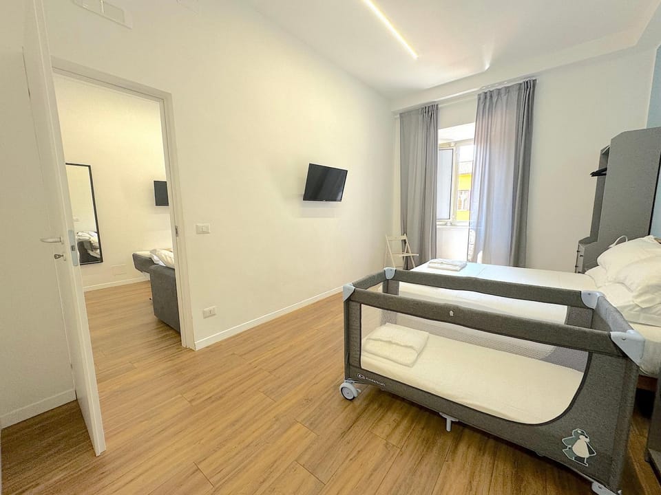 Bed, TV and multimedia, Photo of the whole room, Bedroom, cot
