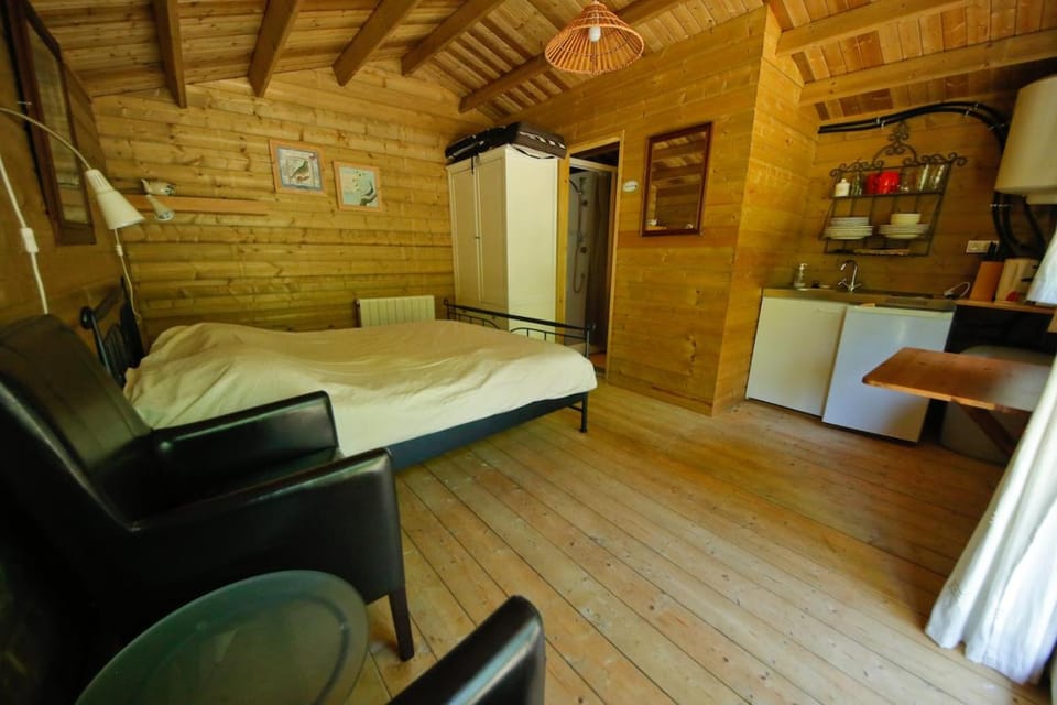 Domaine La Faix, Gite La Chouette Campground/ 
RV Resort in Auvergne-Rhône-Alpes