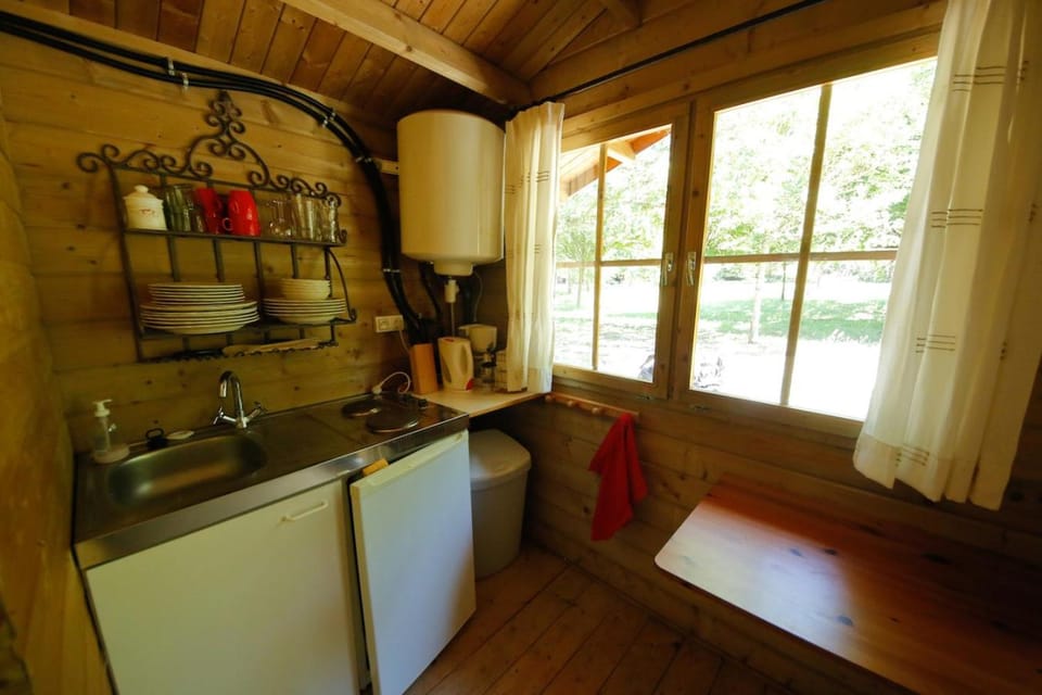 Domaine La Faix, Gite La Chouette Campground/ 
RV Resort in Auvergne-Rhône-Alpes