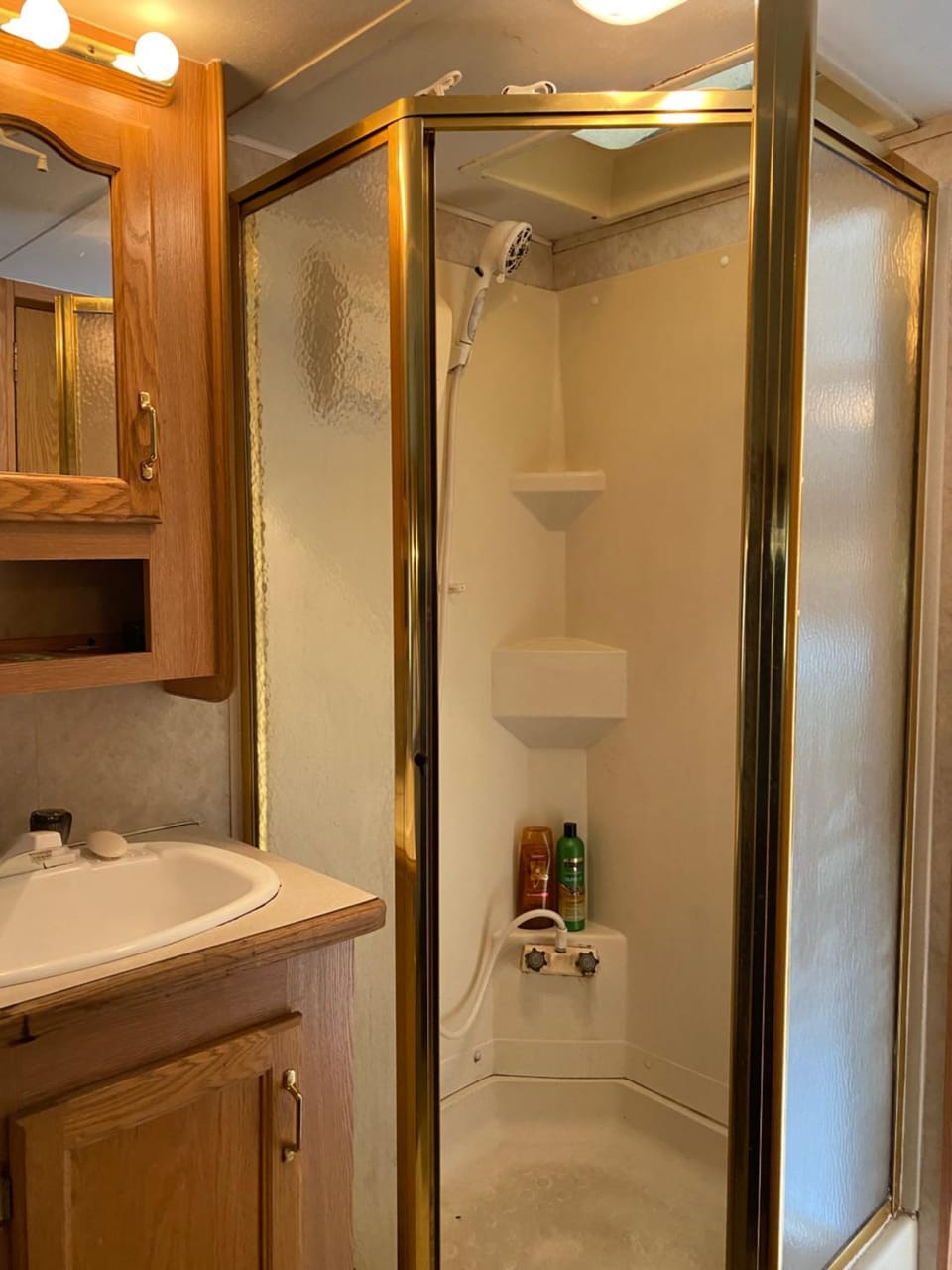 Comfortable RV in a farm Campground/ 
RV Resort in Vancouver Island
