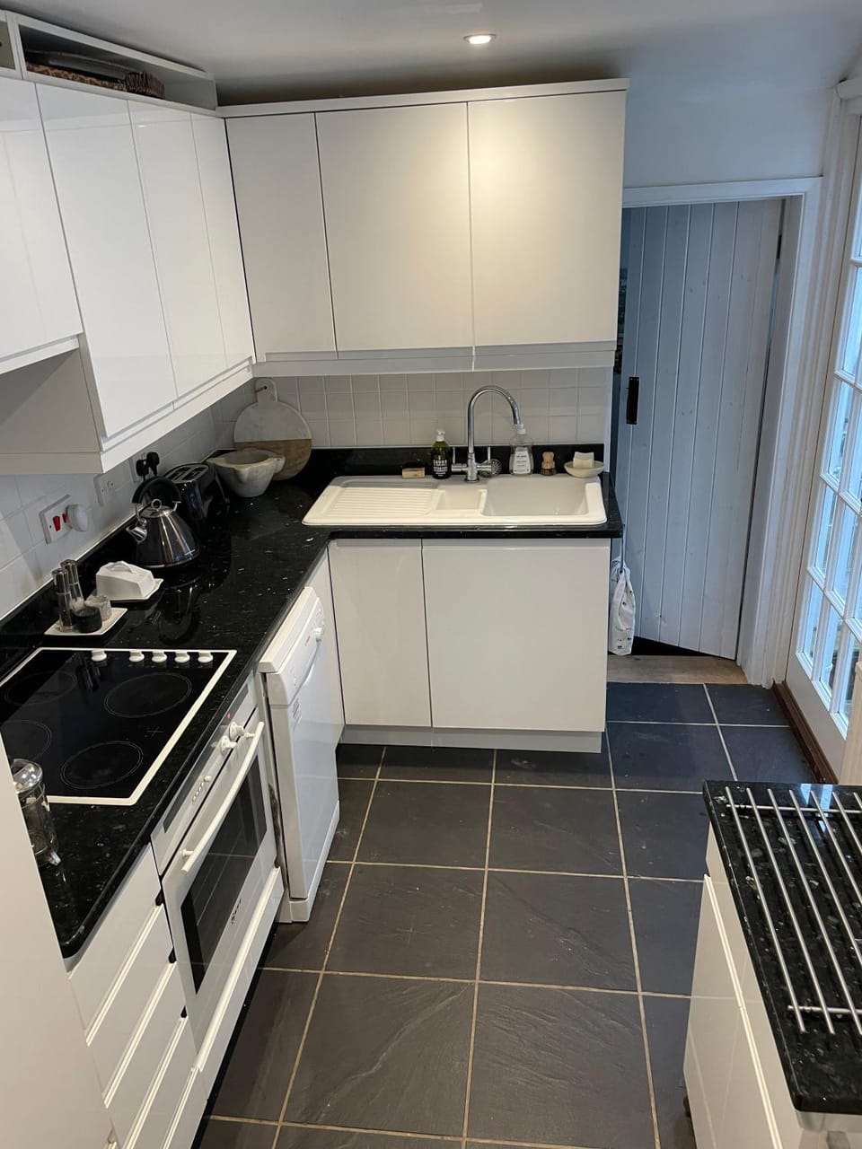 Lovely Two Bedroom Town House - Minimum 2 Night Stay House in Chichester District