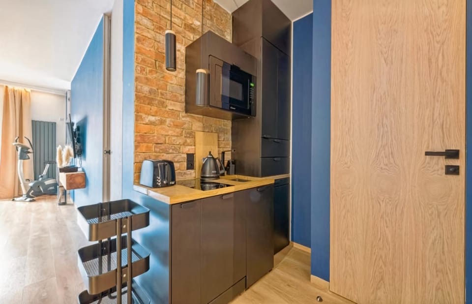 Coffee/tea facilities, Kitchen or kitchenette, Dining area, minibar, oven, pet friendly, stove, toaster