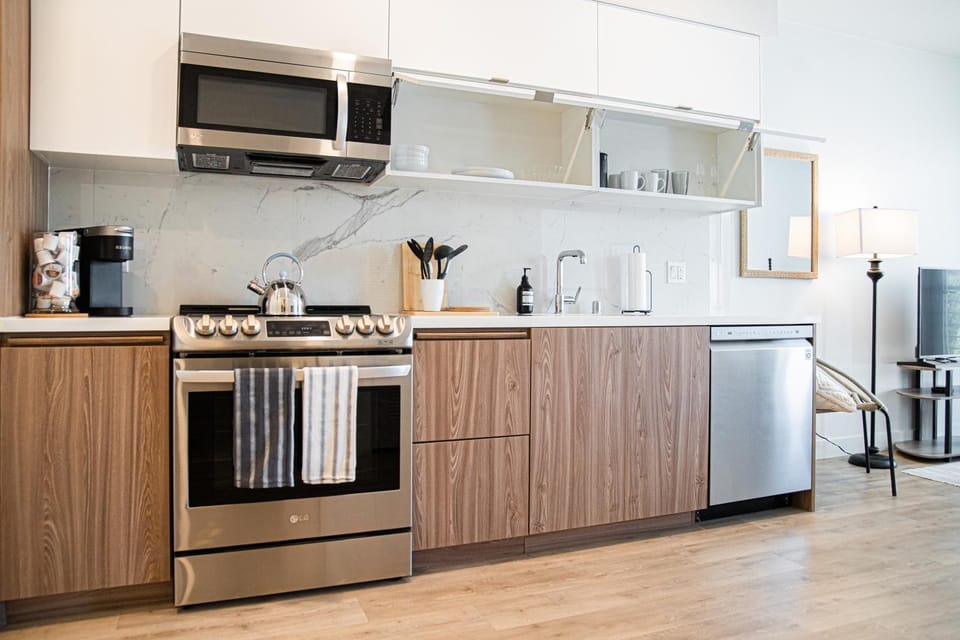 Coffee/tea facilities, Kitchen or kitchenette, dishwasher, minibar