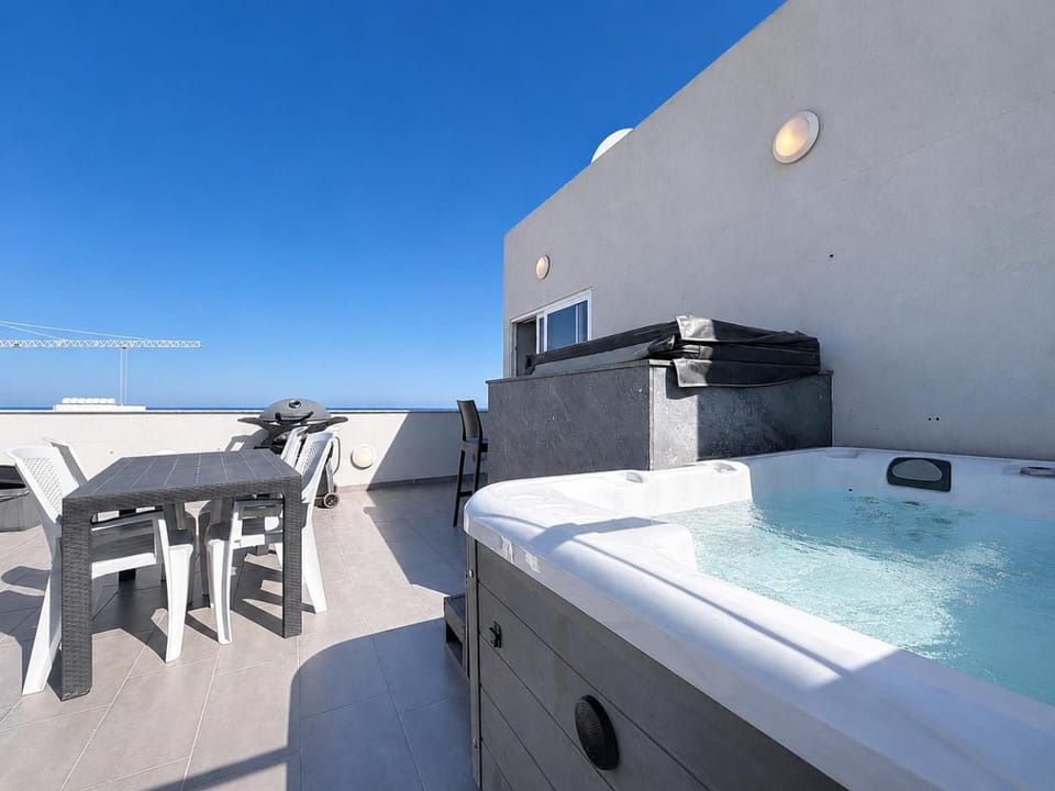 Day, Hot Tub, View (from property/room), Balcony/Terrace, Pool view, Sea view