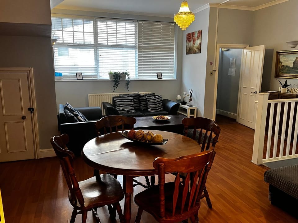 Living room, Seating area, Dining area