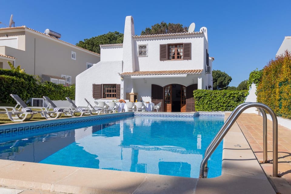 Property building, Swimming pool, Swimming pool