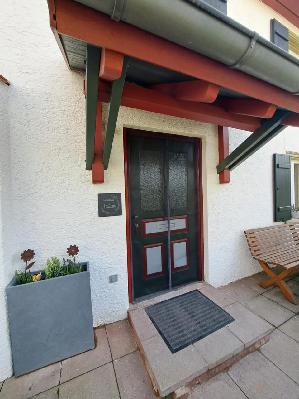 Facade/entrance