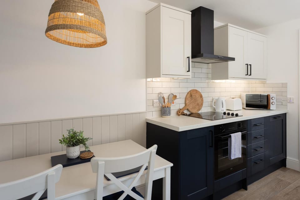 Dining area, kitchen