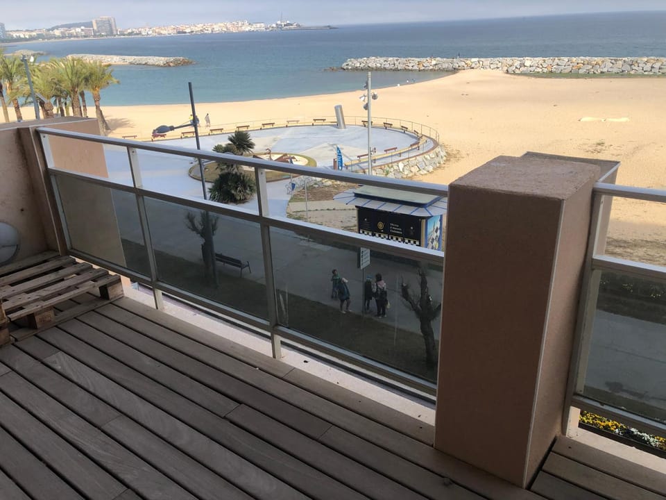 Apartamento en 1ª linea de mar con excepcionales vistas a la bahia en Sant Antoni de Calonge Apartment in Sant Antoni de Calonge