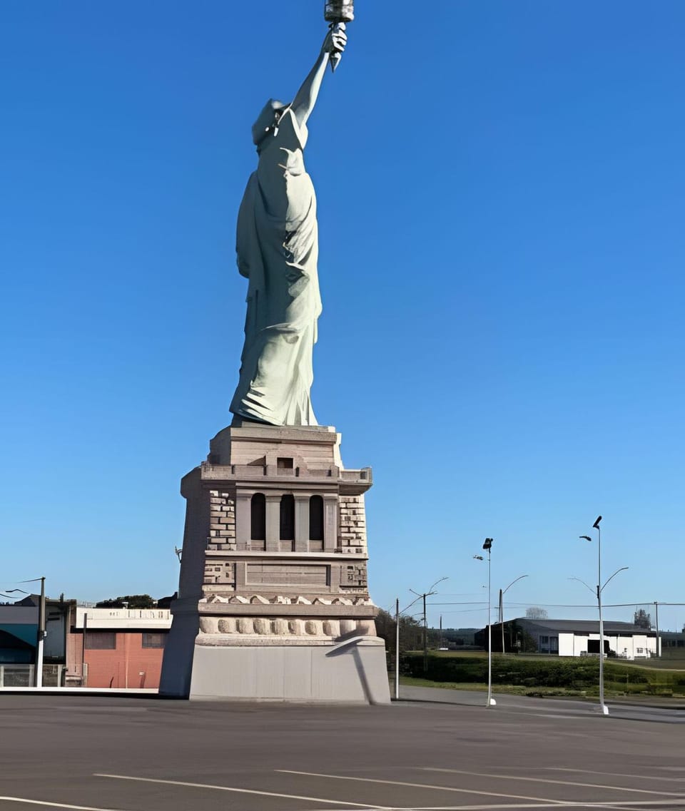 Nearby landmark, Location