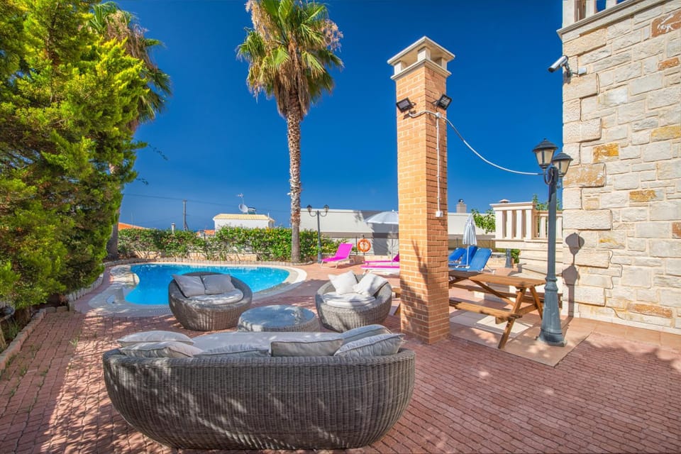 View (from property/room), Swimming pool, sunbed