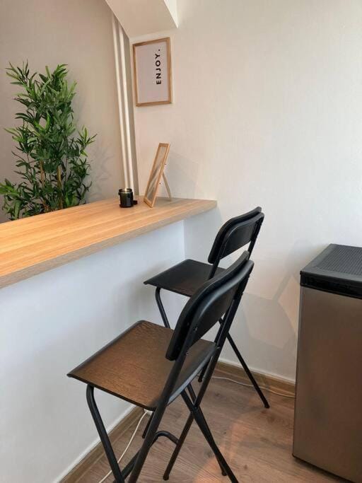 Dining area, hair dresser
