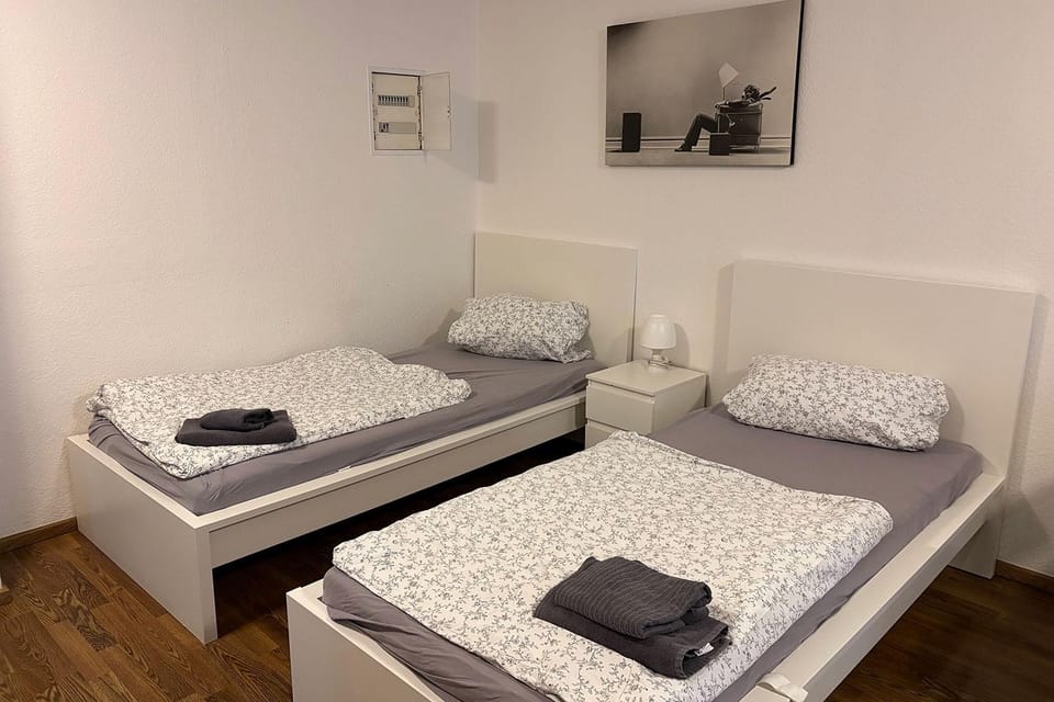 Bed, Photo of the whole room, Bedroom, towels