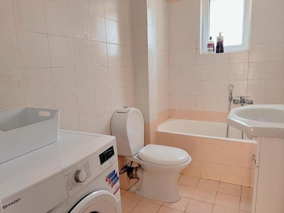 Bathroom, Bath, washing machine