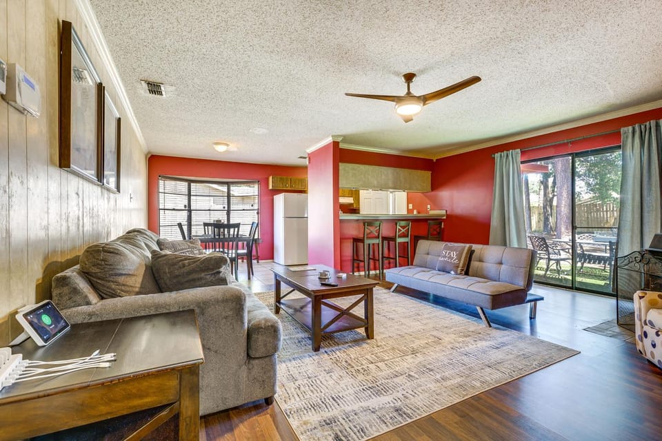 Family-Friendly Mobile Retreat with Spacious Yard! House in Mobile