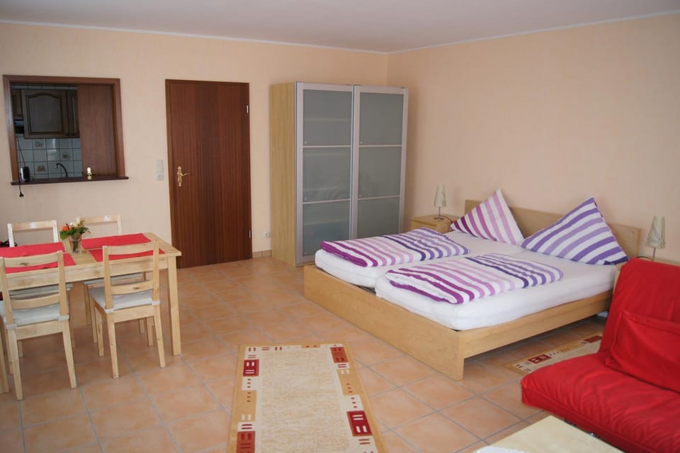 Living room, Photo of the whole room, Bedroom