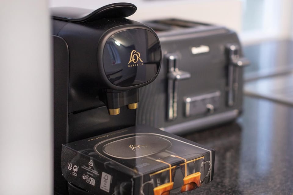 Coffee/tea facilities, Kitchen or kitchenette
