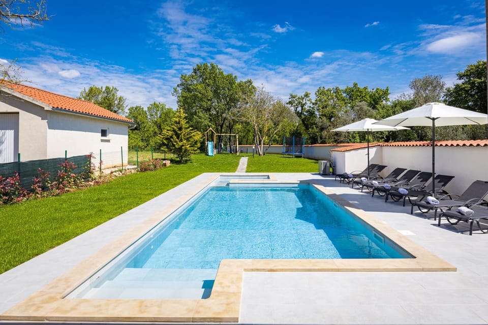 Day, Children play ground, Garden, Balcony/Terrace, Garden view, Pool view, Swimming pool, sunbed