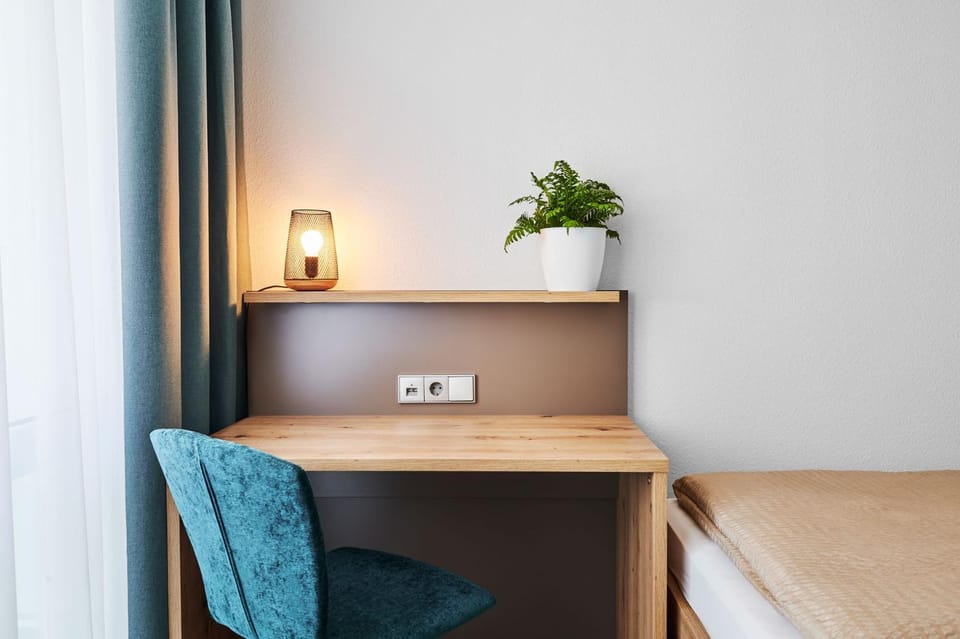 Photo of the whole room, Bedroom, hair dresser