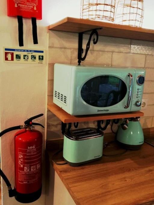 Coffee/tea facilities, minibar, toaster