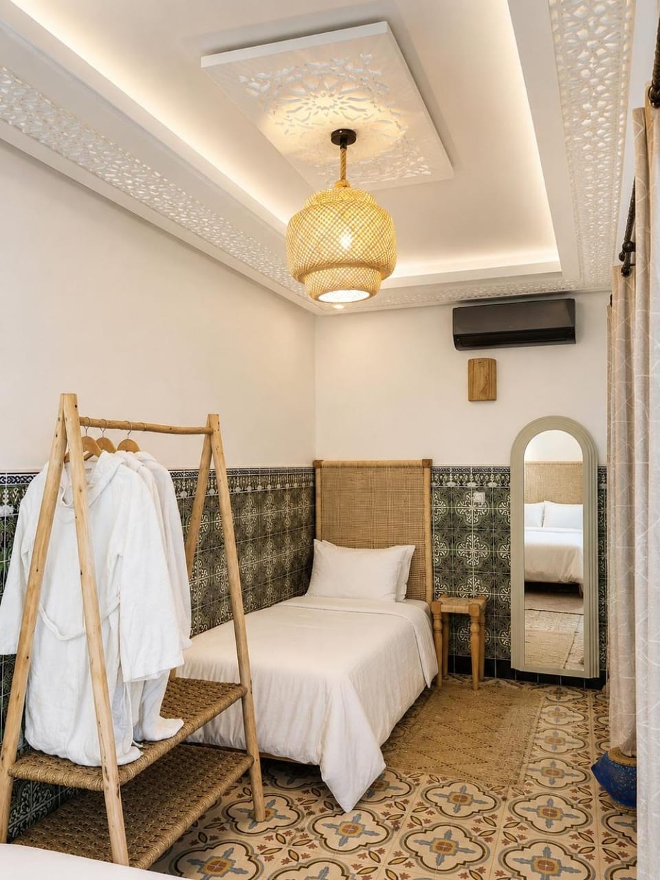 Bedroom, air conditioner
