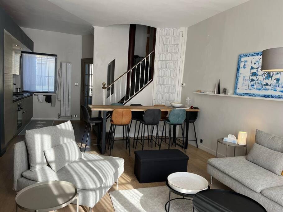 Living room, Breakfast
