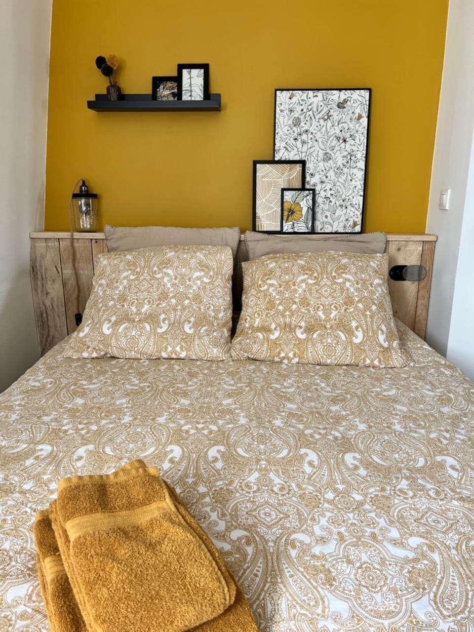 Bed, Bedroom