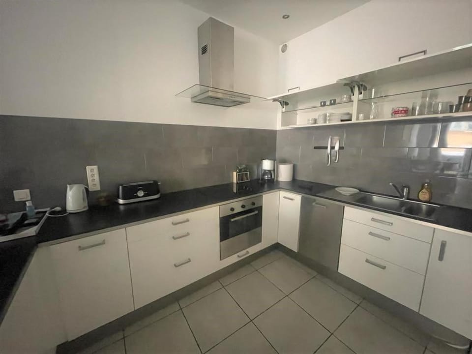 2 Piéces nice tout confort vieux nice cours saleya proche commerces et mer Apartment in Nice