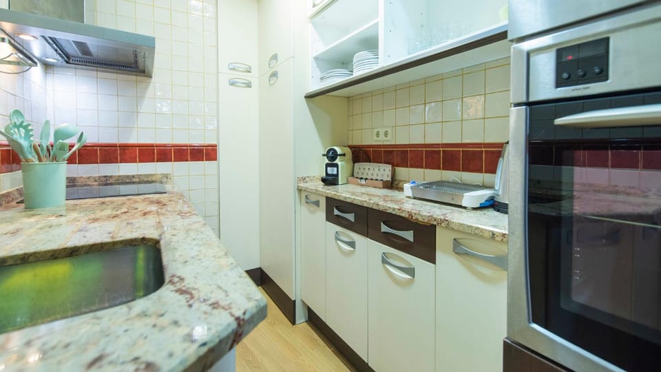 Kitchen or kitchenette, minibar, pet friendly, stove