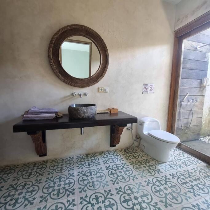 Villa Louwie in Canggu - 5 bedroom with ensuite Villa in North Kuta